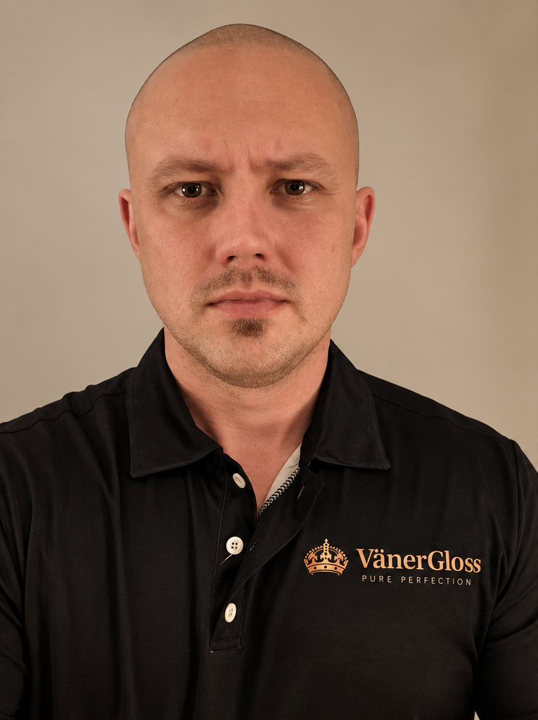 Tommy Gustafsson, delägare i VänerGloss